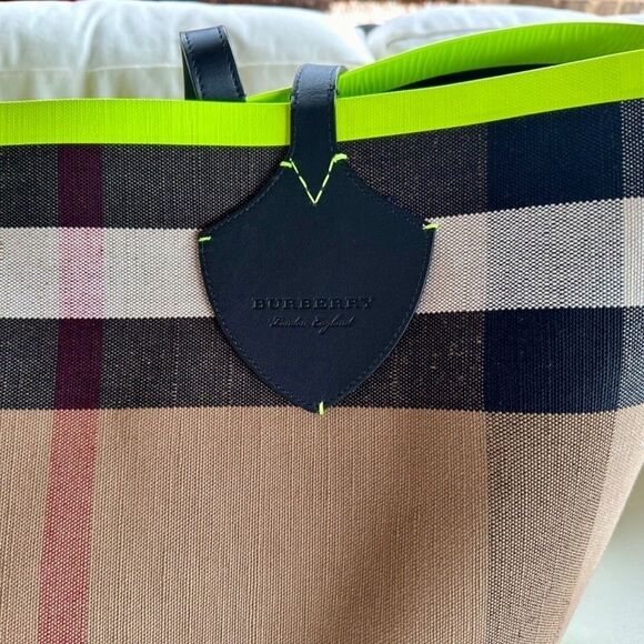 RARE Burberry Giant Neon Reversible Tote - Picture 3 of 16